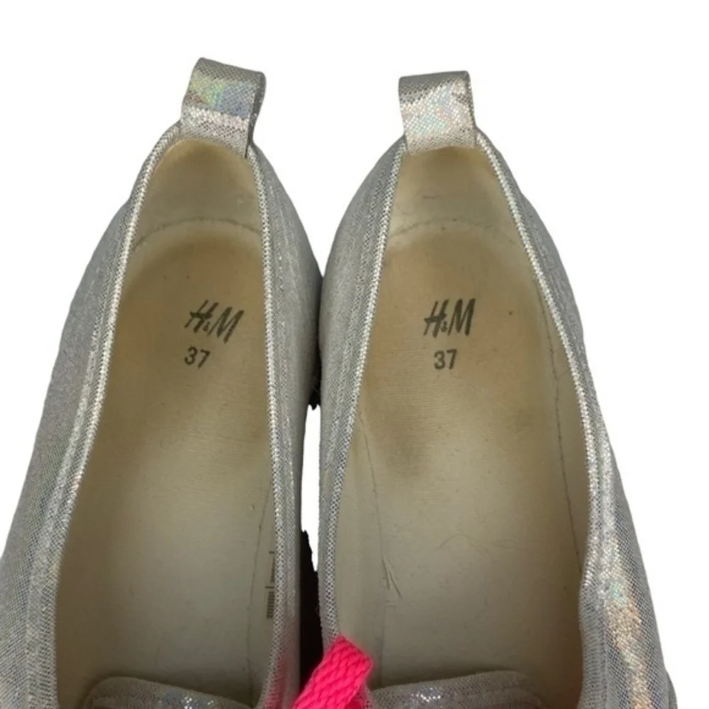 H&M Shoes Iridescent Metallic Slip On Sneakers with Neon Pink Shoe Laces Size‎ 6
